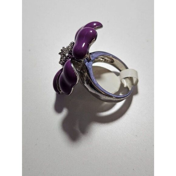 Silver Tone Purple Enamel Flower Ring Size 9 Cocktail Clear Rhinestone Accents - Picture 4 of 11